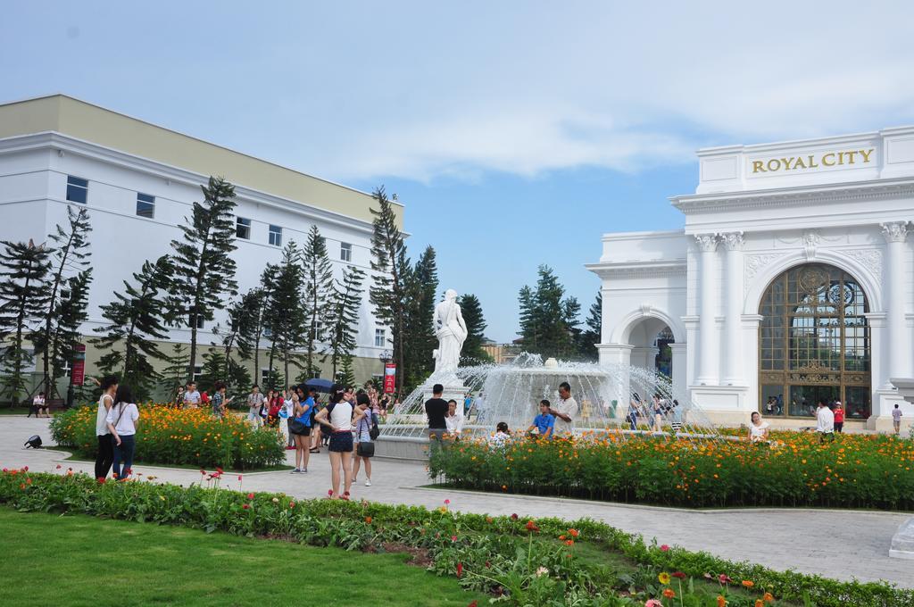 Vinhomes Royal City Apartment Hanoi Exterior foto